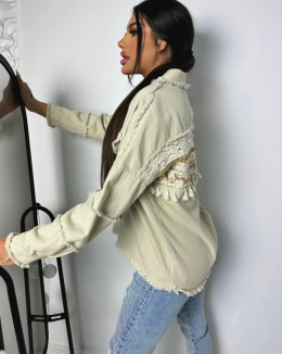 Koszula-katana z szarpanym materiałem oraz zdobionymi plecami