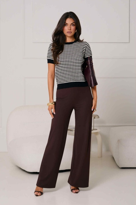 Sweterek czarno-biały w geometryczny wzór 1560