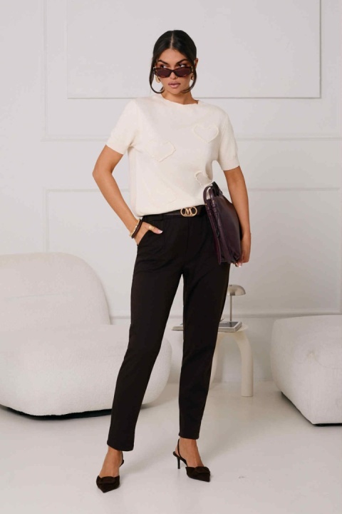 Sweterek ecru z serduszkami 1562