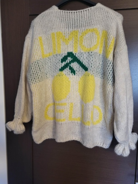 Sweter beżowy „Limon Cello” – cytrynki 1600