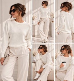 Sweter damski CLASSIC – śmietankowy 1745